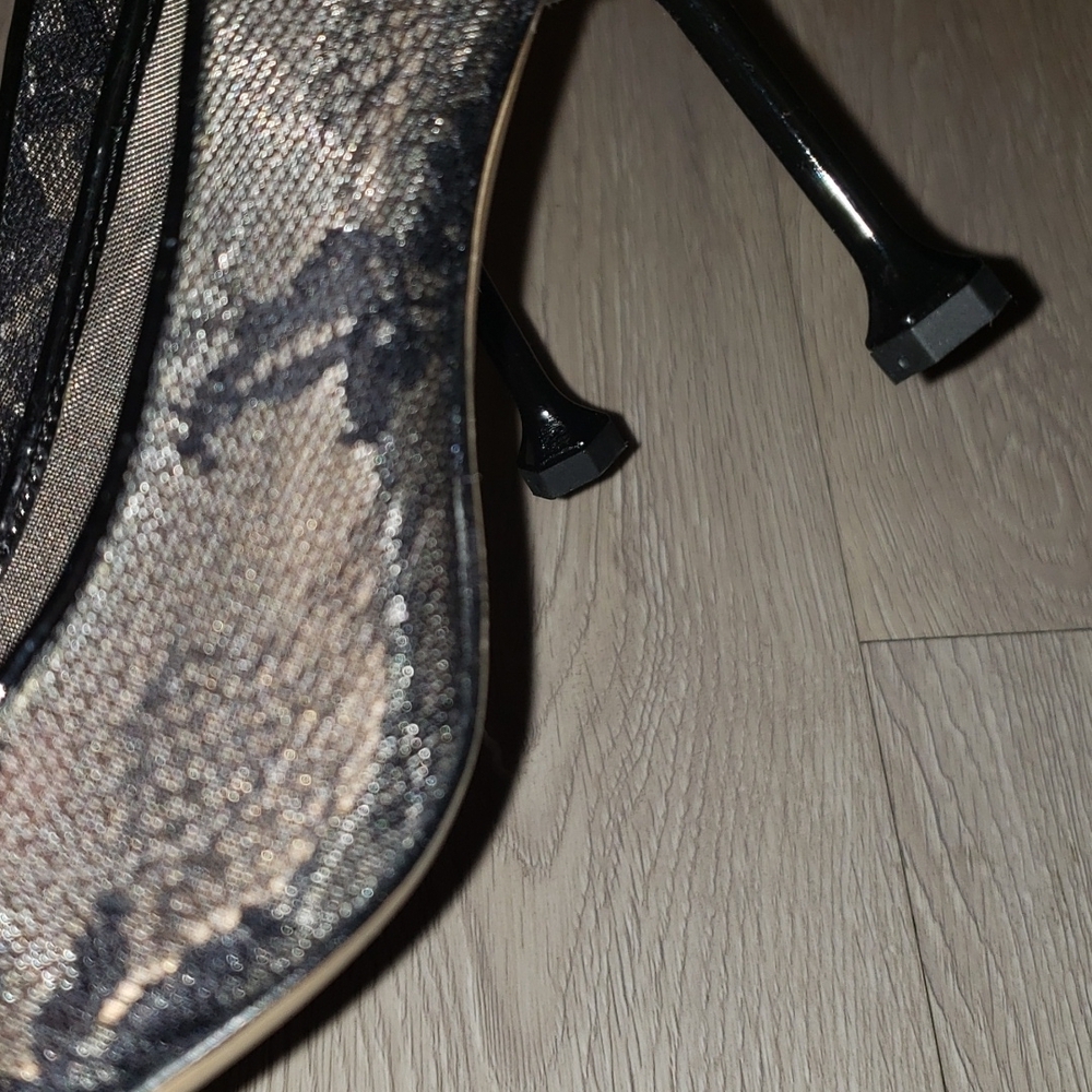 NWOT Vivienne Hu New York Black Lace Shoes Neat Style Heels - Picture 4 of 12